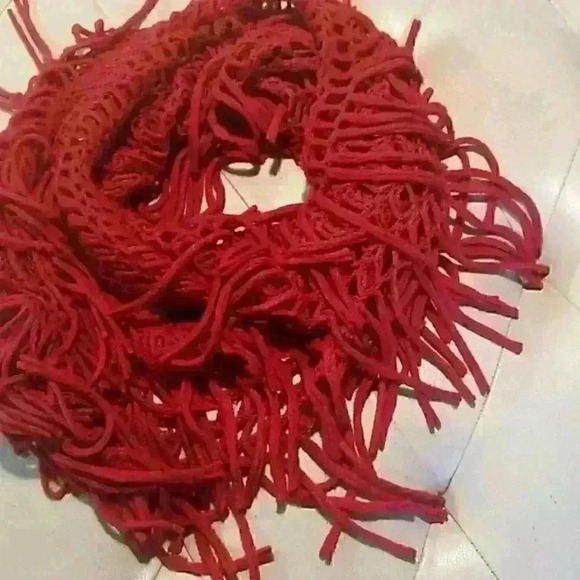 Red Eternity scarf  - Picture 1 of 2